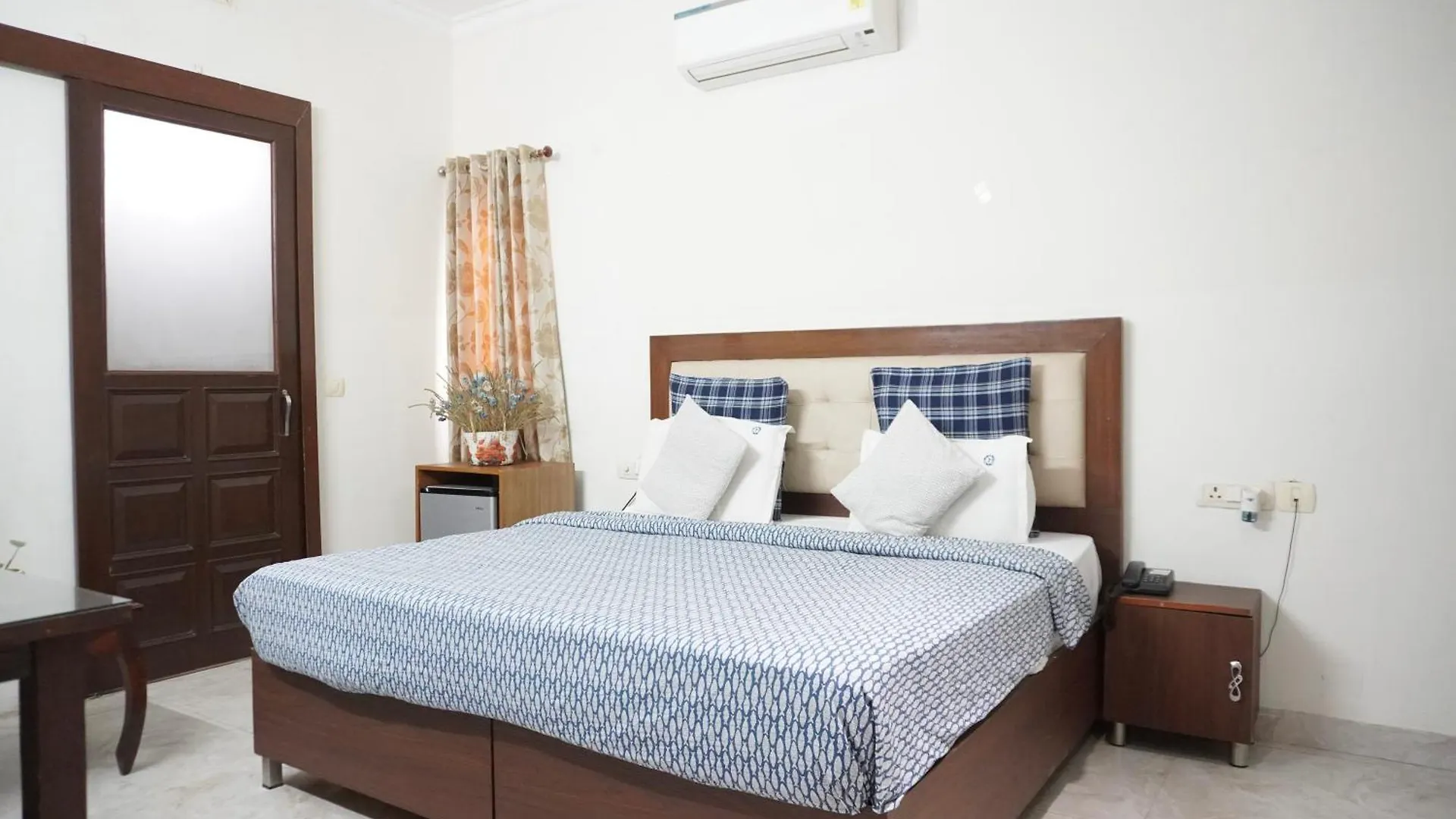 Perch Arbor Suites Gurgaon 3*,  India